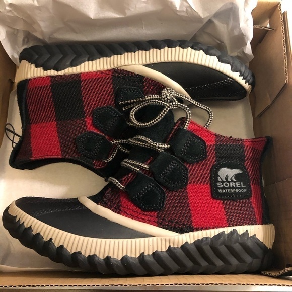 New SOREL Out 'N About Plus Waterproof Tartan Boot - Picture 7 of 9